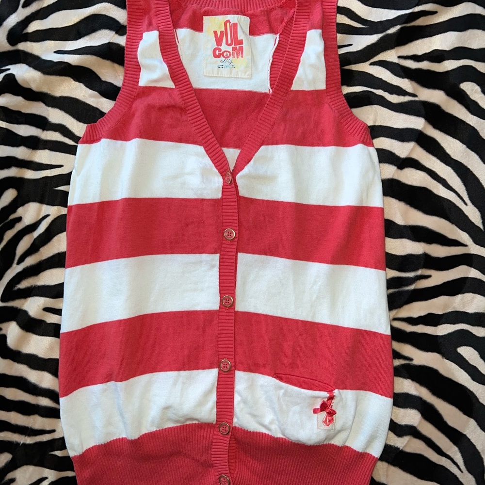 Volcom "Esta Bien" Sweater Vest - Coral/White Stripes Y2K/Skate/Surf Junior's XL